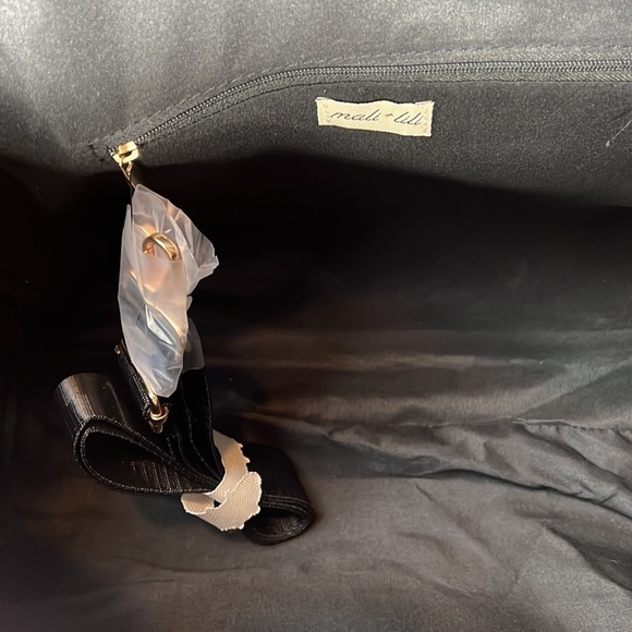 Mali & Lili Weekender Duffel Overnight Bag - Cream and Black Leopard Print - Picture 9 of 9